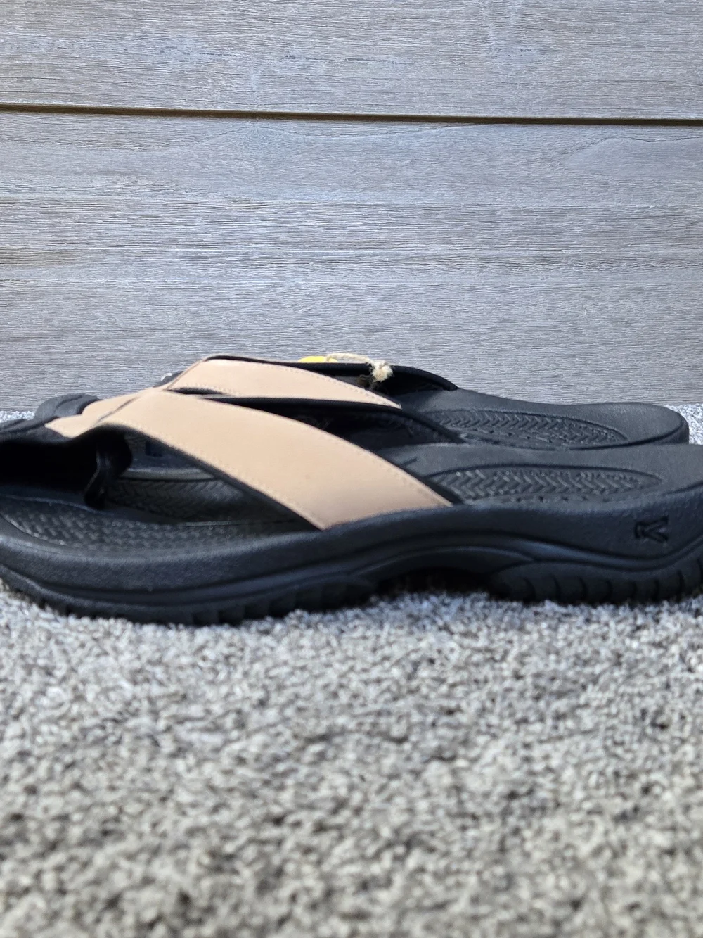 KEEN Men's Waimea Leather Tan and Black Flip Flop Sandals NEW size 10.5